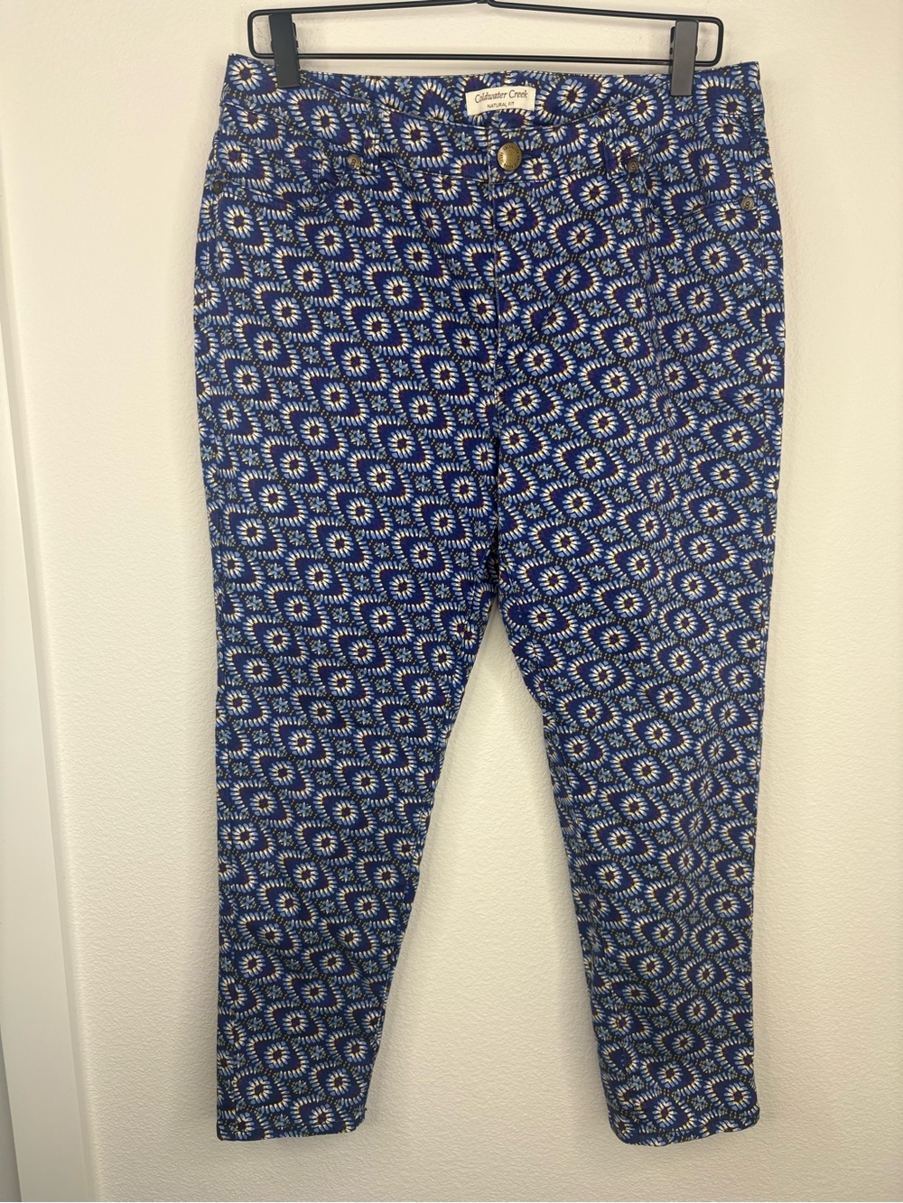 Coldwater Creek Natural Fit Blue Painted Geometric Capris